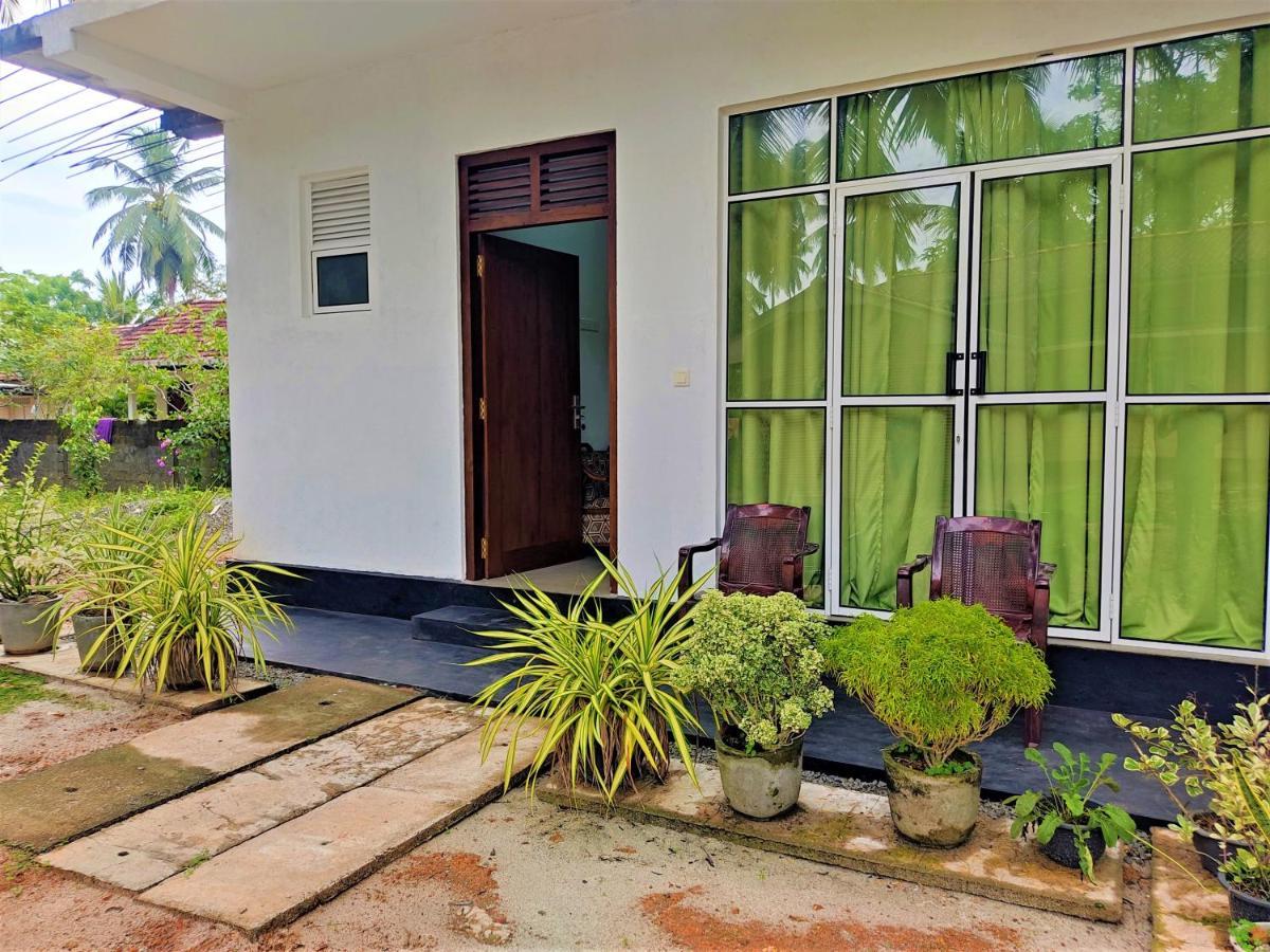 Sandy Palms Guesthouse Hikkaduwa Exterior photo