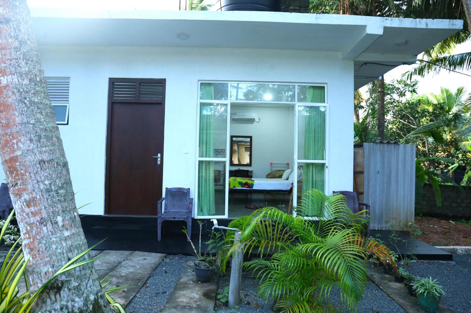 Sandy Palms Guesthouse Hikkaduwa Exterior photo
